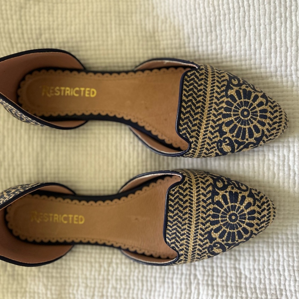 Restricted Women's Blue and Tan/Natural Unique Flats
